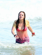 Wet and sexy Hilary Duff 05