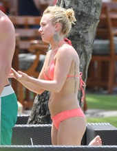 Hayden Panettiere On The Beach 01