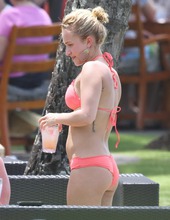 Hayden Panettiere On The Beach 02