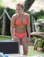 Hayden Panettiere On The Beach 06