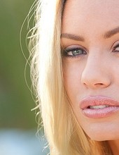 Nicole Aniston 13